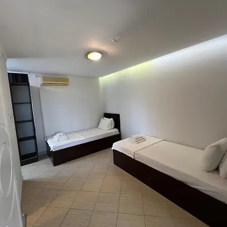 호텔 Persani Hotel-free Parking
