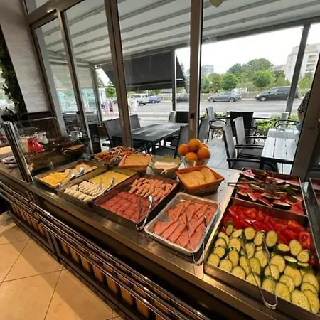 Persani Hotel-free Parking 2* 써니비치