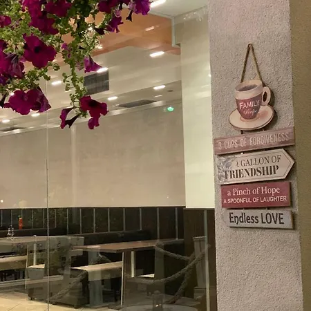 Persani Hotel-free Parking 호텔 써니비치