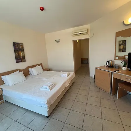 Ξενοδοχείο Persani Hotel-free Parking 2*