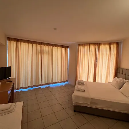 Persani Hotel-free Parking 2*